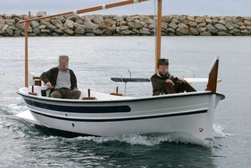 MINI-44 engine installed in a new built boat model Calafat 27 — изображение 4