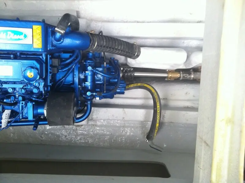 MINI-74 engine installation in fishing boat model Safa 720 — изображение 6