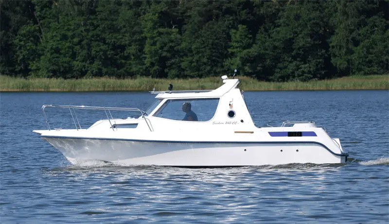 MINI-62 marine engine mounted in Seiskari 242 CC Evo boat — изображение 2