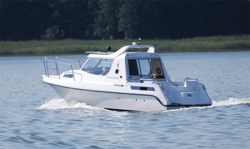 MINI-62 marine engine mounted in Seiskari 242 CC Evo boat — изображение 3
