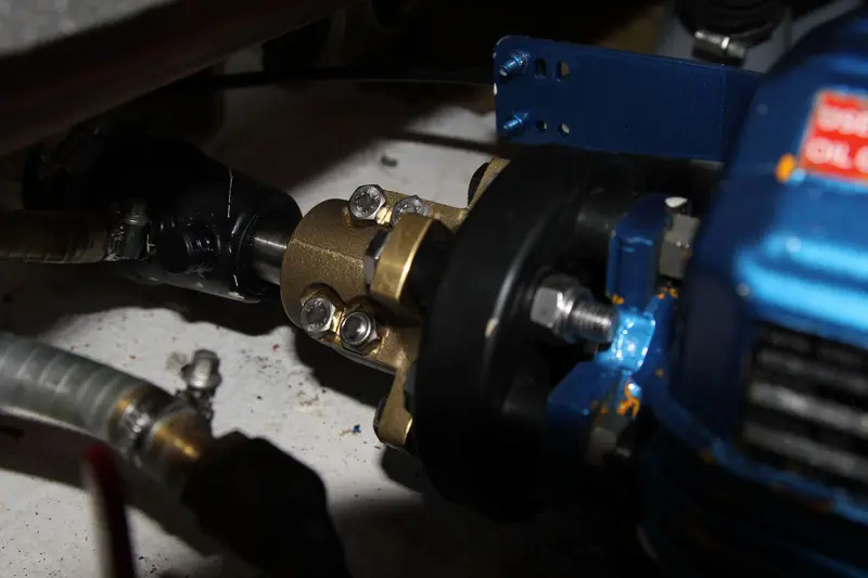 Solé Diesel MINI-17 engine installed in Phobos 27 sailboat — изображение 6