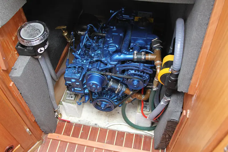 Solé Diesel MINI-17 engine installed in Phobos 27 sailboat — изображение 4