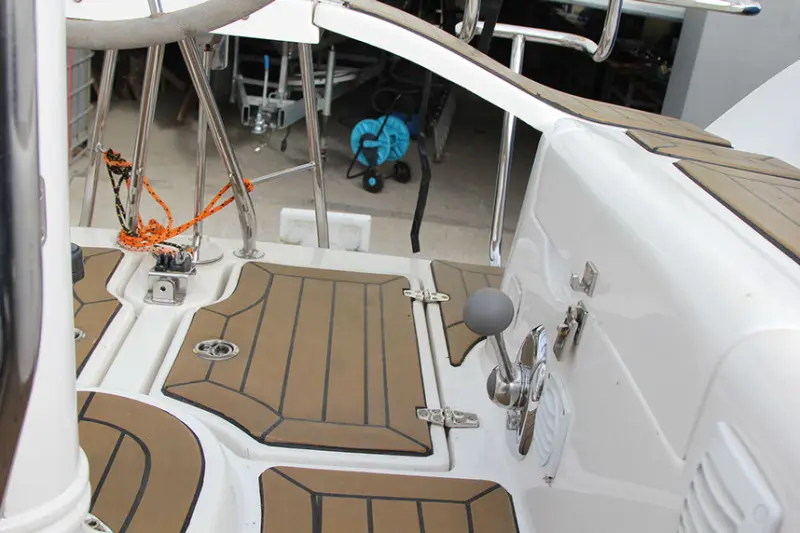 Solé Diesel MINI-17 engine installed in Phobos 27 sailboat — изображение 3