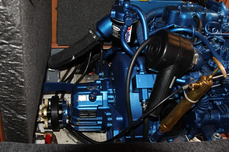 Solé Diesel MINI-17 engine installed in Phobos 27 sailboat — изображение 5