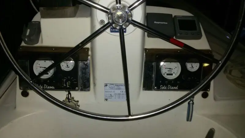 MINI-29 engine installed in Nautitech 40 catamaran — изображение 4