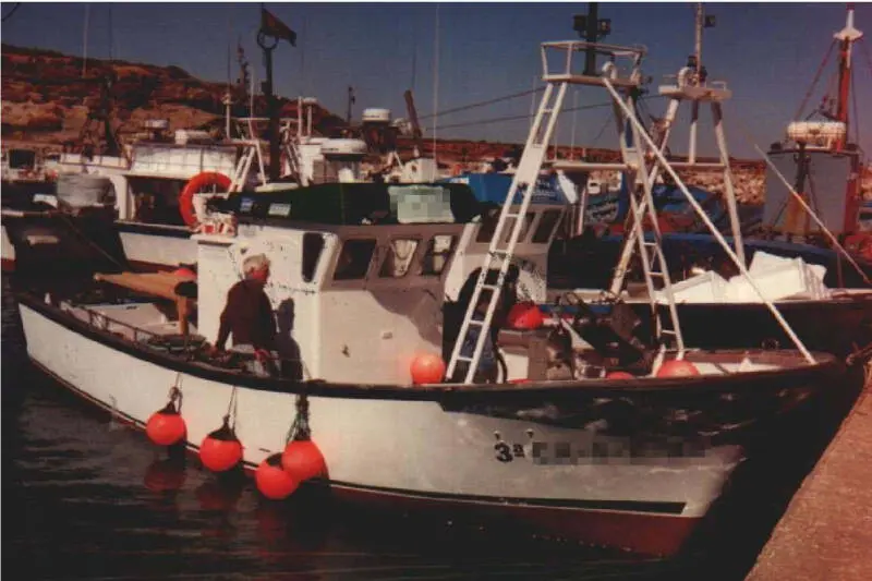 Solé SM-94 installed in a fishing boat — изображение 3