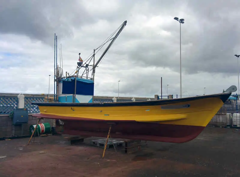 Solé SDZ-165 marine engine installed in a fishing boat — изображение 2