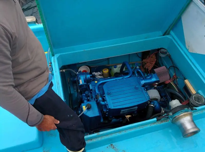 Solé SDZ-165 marine engine installed in a fishing boat — изображение 5