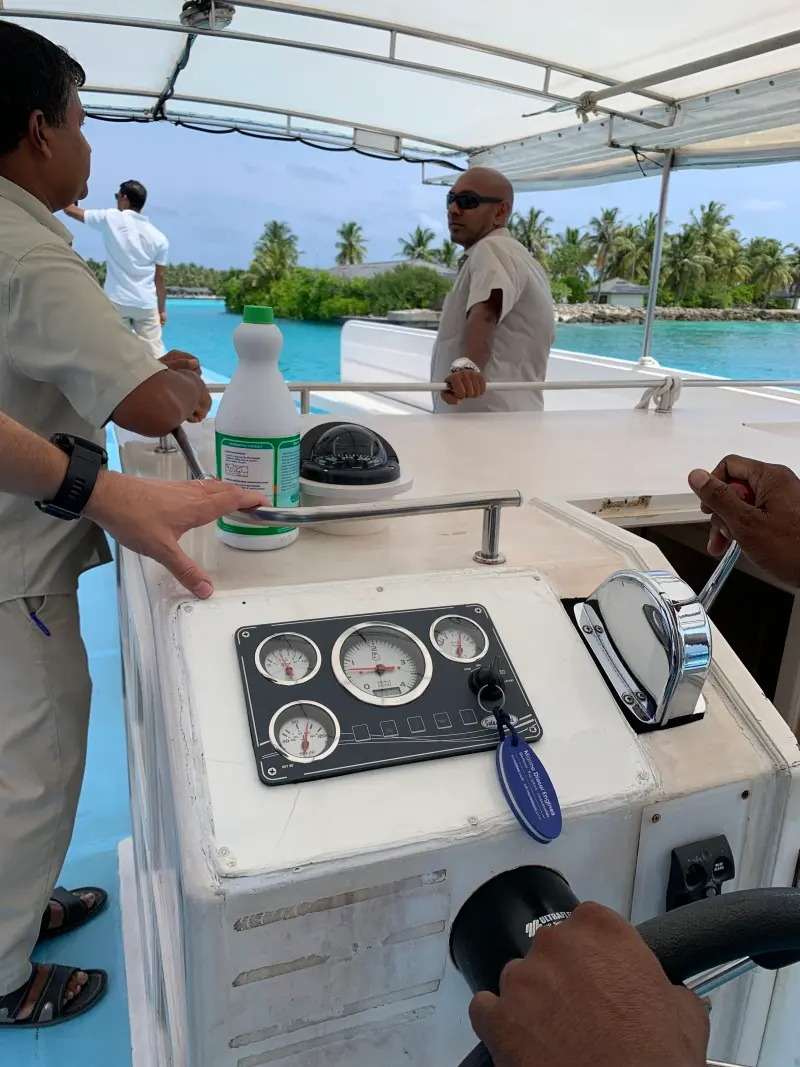 Installation of SDZ-280 engine on Villa Dhuvelli passenger ship, Maldives - Image 6
