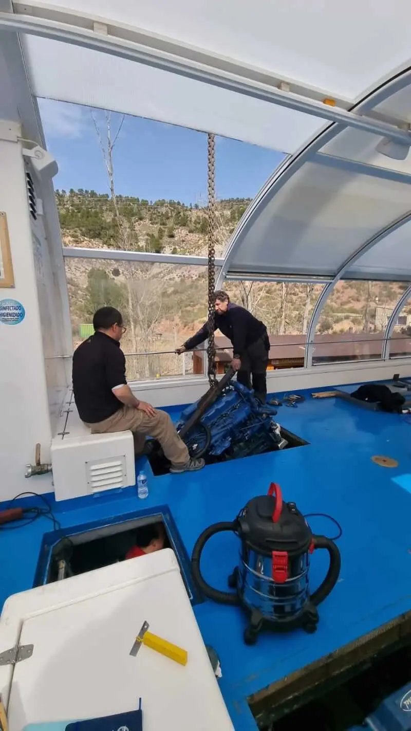 Passenger boat on the river Júcar equipped with an Solé SDZ-280 engine — изображение 2